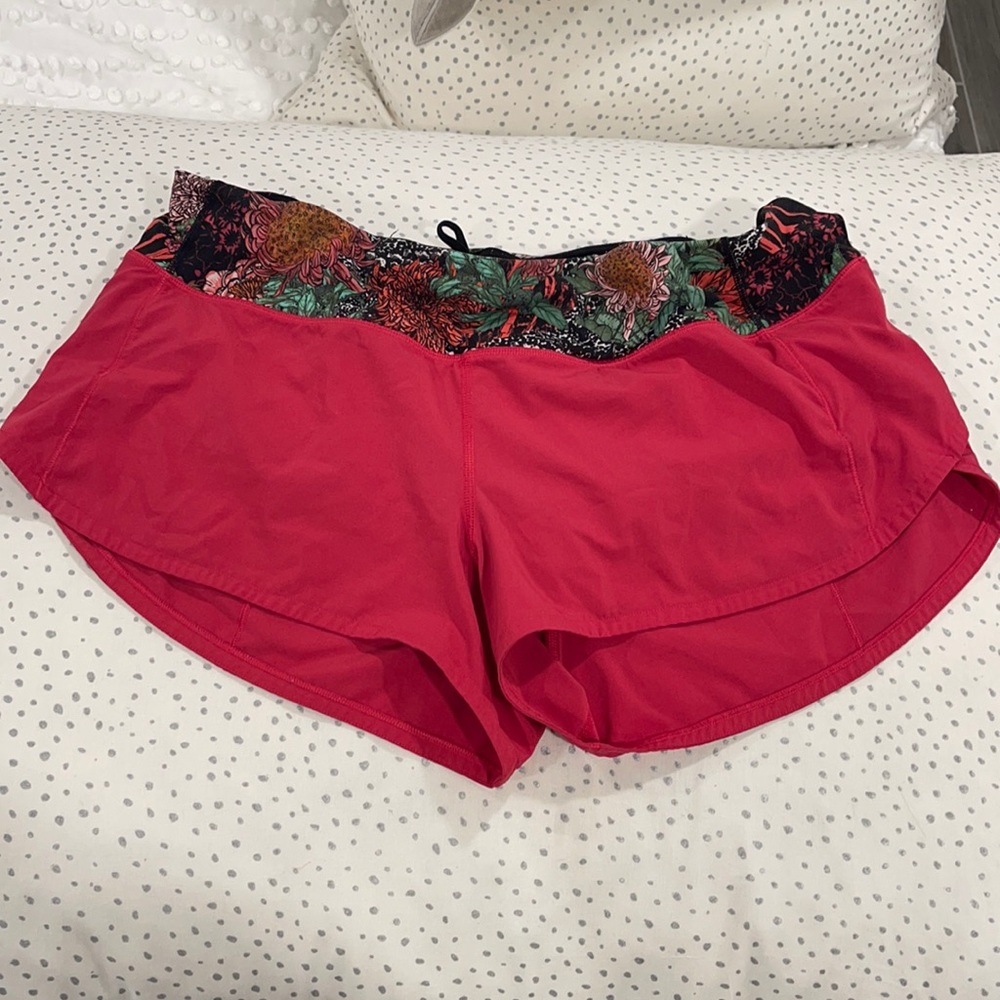 Size 10 Lululemon Speed Up Shorts